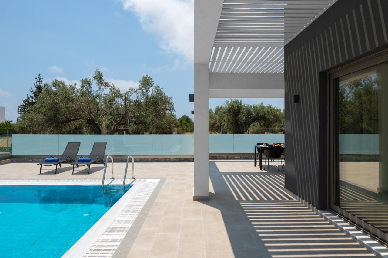 Armonia Suites เกนนาดี ภายนอก รูปภาพ