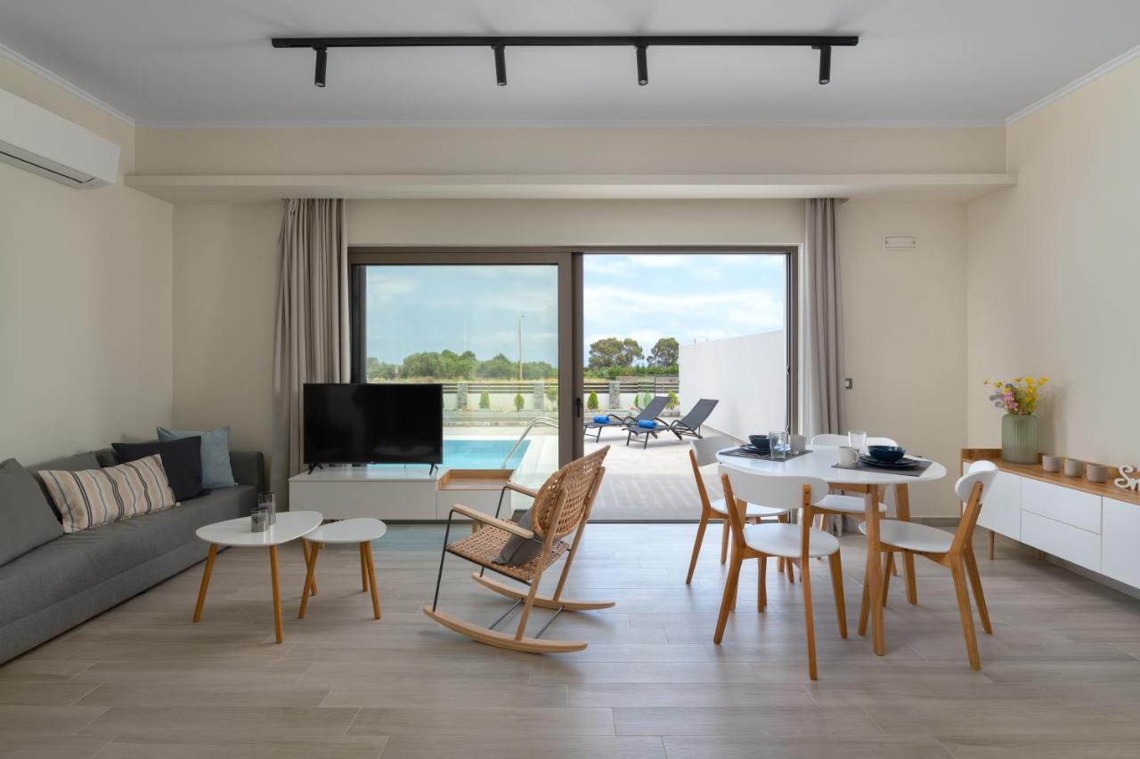 Armonia Suites เกนนาดี ภายนอก รูปภาพ
