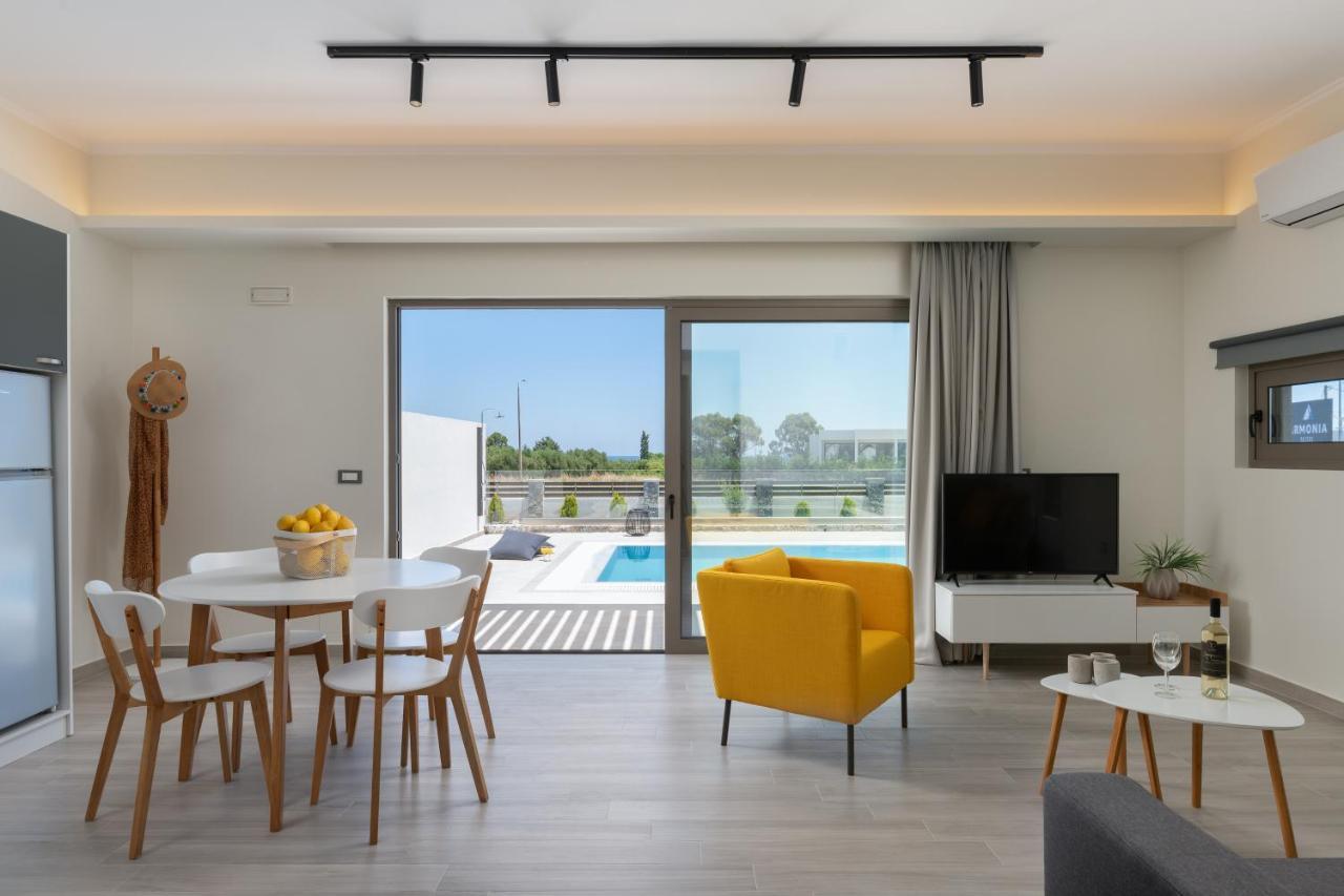 Armonia Suites เกนนาดี ภายนอก รูปภาพ
