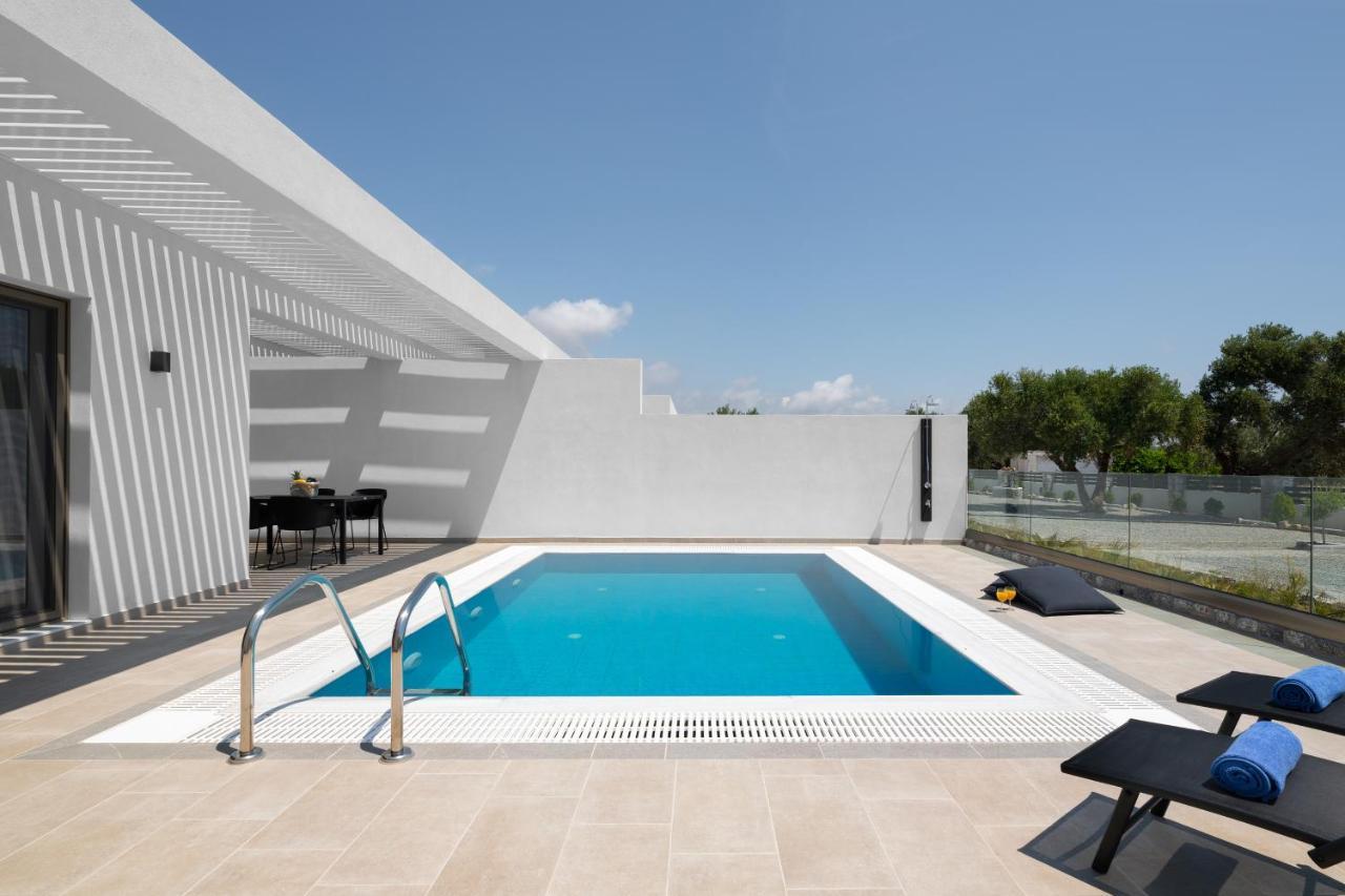 Armonia Suites เกนนาดี ภายนอก รูปภาพ